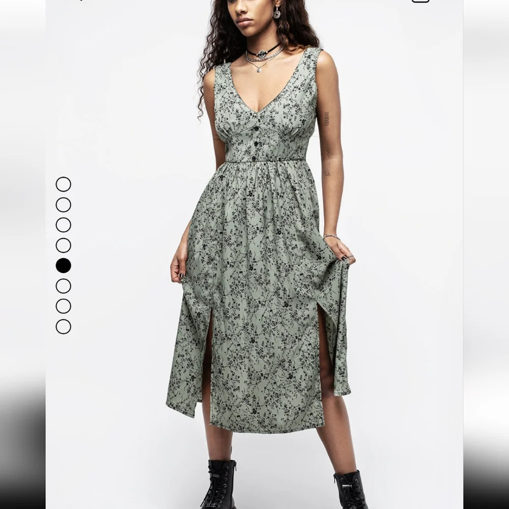 Disturbia Black Floral Midi Dress - Picture 4 of 4